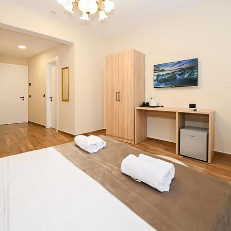 Hotel New York G Dajt Tirana