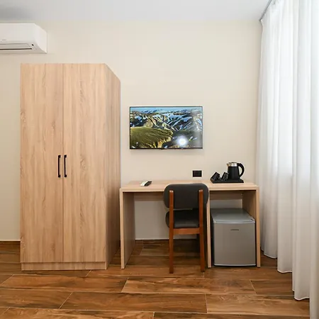 Hotel New York G Dajt Tirana